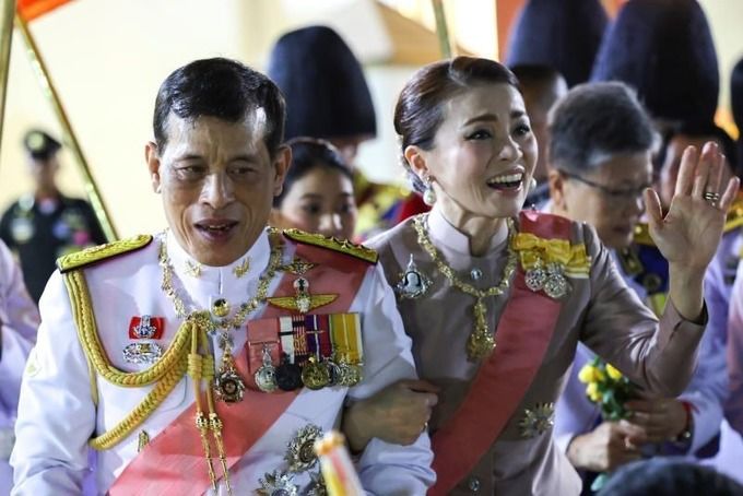 Các vợ vua Thái: Hoàng hậu hiền thục và sự trở lại của hoàng quý phi