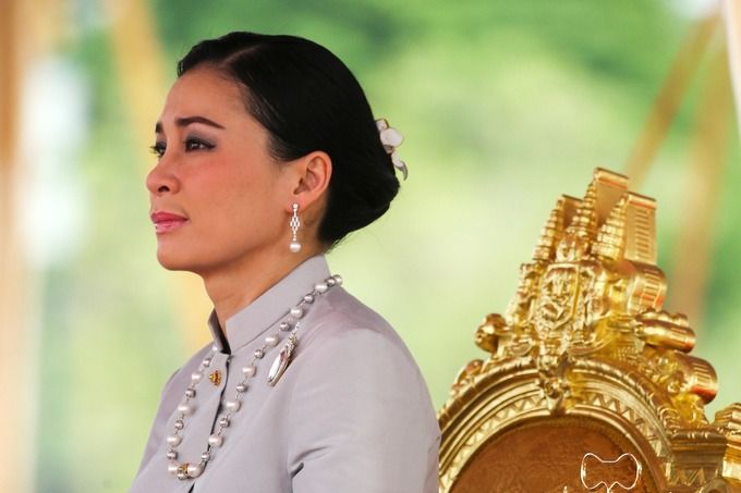 Các vợ vua Thái: Hoàng hậu hiền thục và sự trở lại của hoàng quý phi
