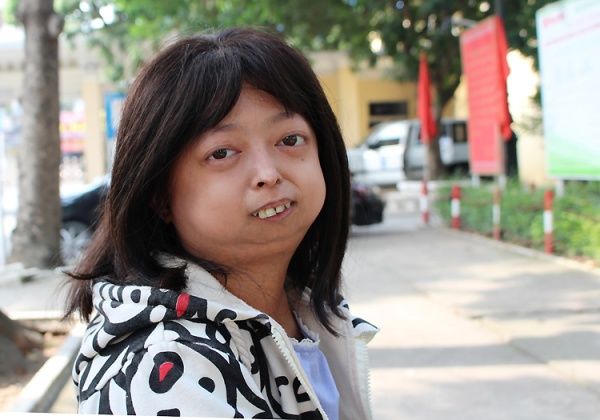 Cao 1m3, nặng 25kg: Cô gái người Tày vẫn giúp được ba mẹ thoát nghèo