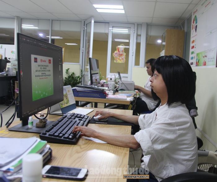 Cao 1m3, nặng 25kg: Cô gái người Tày vẫn giúp được ba mẹ thoát nghèo