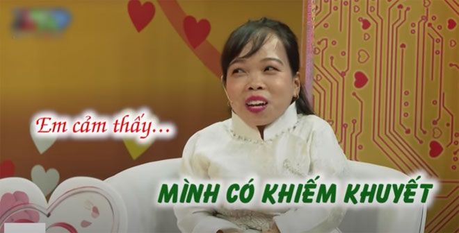 Cặp đôi tí hon mang bầu bị gia đình ngăn cấm, cháu đầy tháng mới nhận