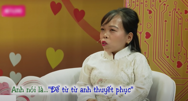 Cặp đôi tí hon mang bầu bị gia đình ngăn cấm, cháu đầy tháng mới nhận