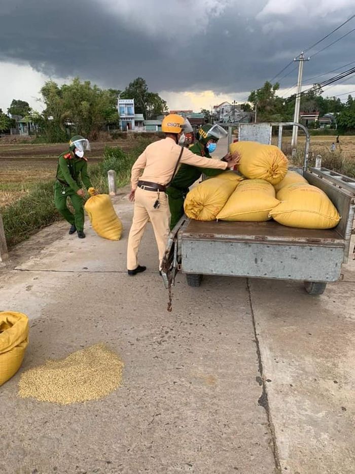 CGST giúp người: Tặng tiền, mượn bình oxy cấp cứu F0 nguy cấp