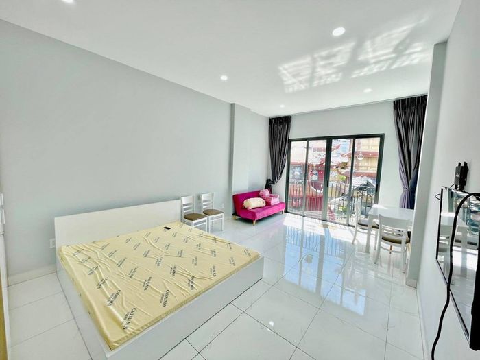 Ông Bụt đời thường hỗ trợ chỗ ở cho hơn 500 y, bác sĩ ở TP.HCM