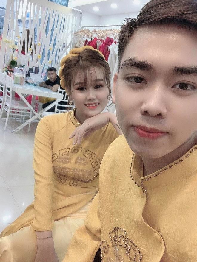 Chàng trai tốn 24 tiếng xăm hình vợ lên người: Vậy cho khỏi cua gái