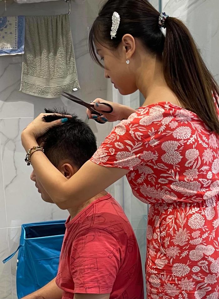 Chồng đại gia nấu toàn món ngon phục vụ Vân Hugo: coi chừng tăng cân