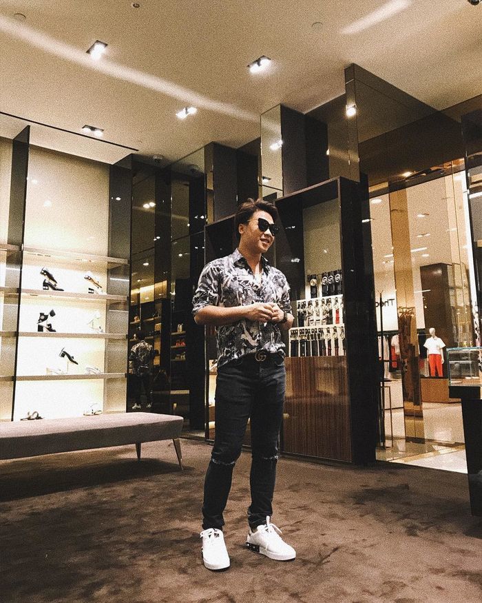 Chuẩn đại gia miền Tây: Mẹ chồng và ông xã Hòa Minzy diện toàn đồ hiệu