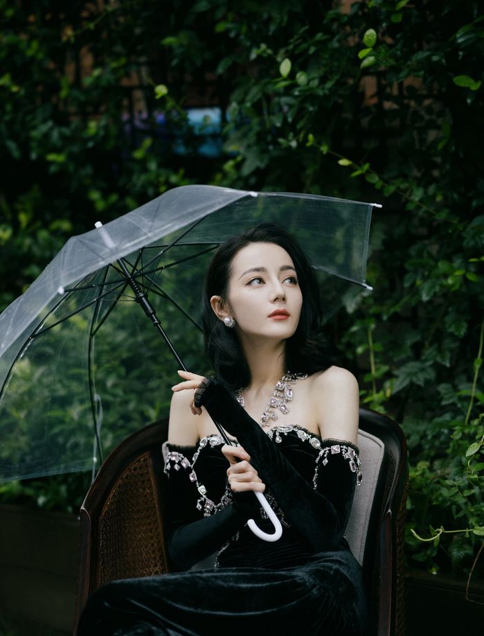 Chuyên gia makeup nhận xét về Nhiệt Ba: như nữ thần nhưng không ổn