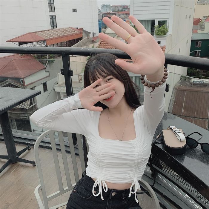 Con dàn sao Hương vị tình thân kiếm tiền như nước: 18 tuổi sắm ôtô