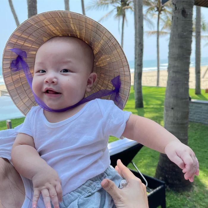 Con gái Võ Hạ Trâm chuẩn thánh meme mới nổi: không kém Leon, Minnie