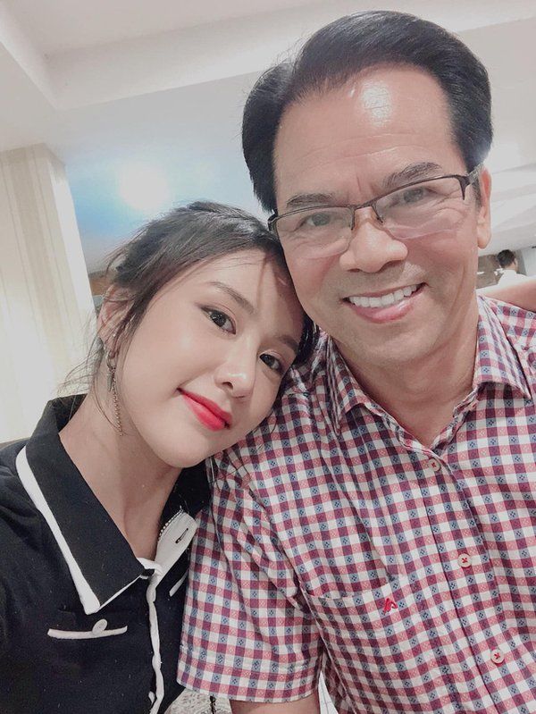 Con nhà nòi hứa hẹn làm chủ thế hệ mỹ nhân tài năng của Vbiz