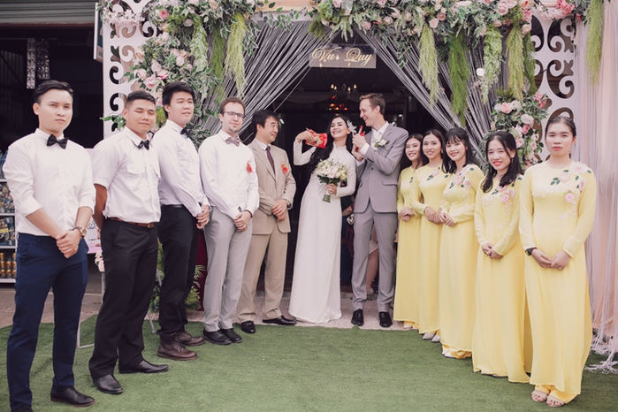 Cuộc sống viên mãn của nữ diễn viên chọn bỏ showbiz học làm phi công