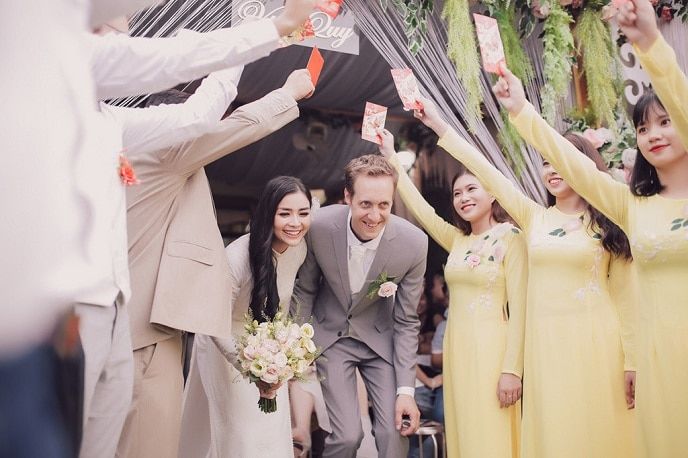 Cuộc sống viên mãn của nữ diễn viên chọn bỏ showbiz học làm phi công