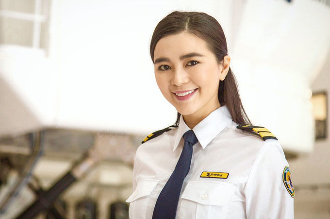 Cuộc sống viên mãn của nữ diễn viên chọn bỏ showbiz học làm phi công
