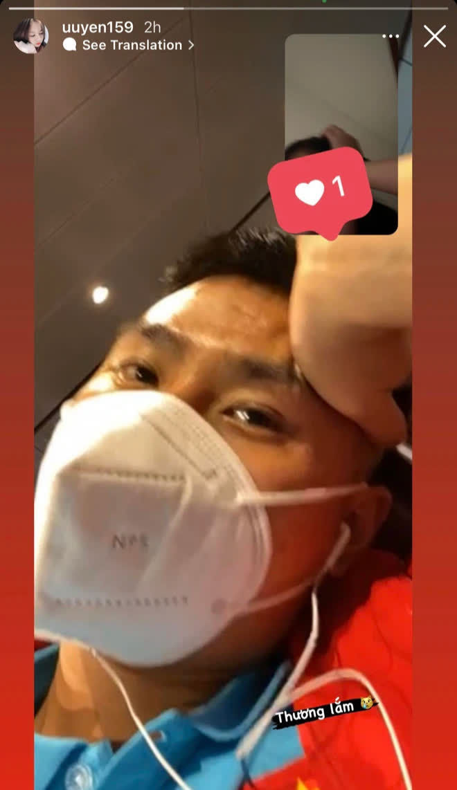 ĐTVN lên đường sang Saudi Arabia, hội nàng WAGs bắn tim tung tóe