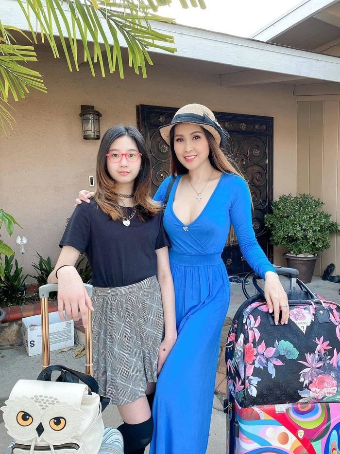 Dàn sao Blouse Trắng sau 19 năm: người làm shiper cho vợ