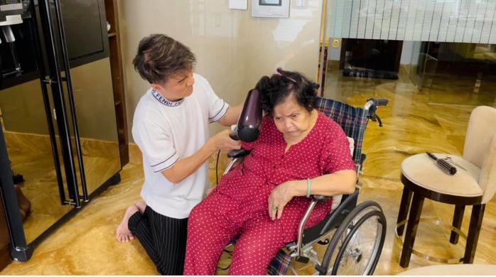 Mối quan hệ của Đàm Vĩnh Hưng và bố: Hơn 20 tuổi mới biết thương