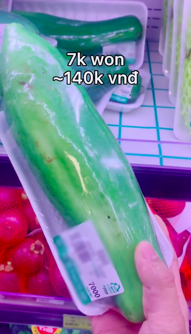Trái cây Việt trong siêu thị Hàn Quốc: Choáng vì giá trên trời