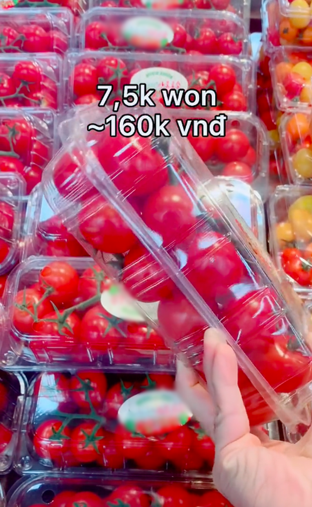 Trái cây Việt trong siêu thị Hàn Quốc: Choáng vì giá trên trời