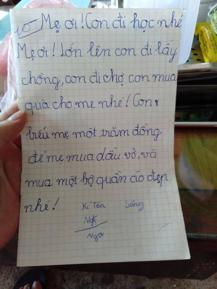Lá thư con gái xin lỗi khi lỡ dòm ví và lén cho bố thêm 120 ngàn đồng