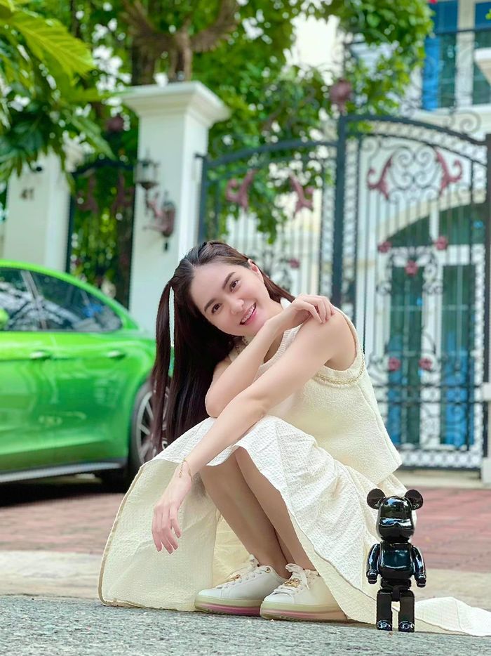 Di Băng báo hiếu bố mẹ: Mua biệt thự 300m2, tặng 20 tỷ để dưỡng già