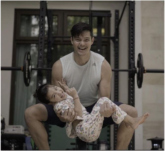 Đỉnh như vợ chồng mỹ nhân Philippines: Mùa dịch vẫn thu nhập như mơ