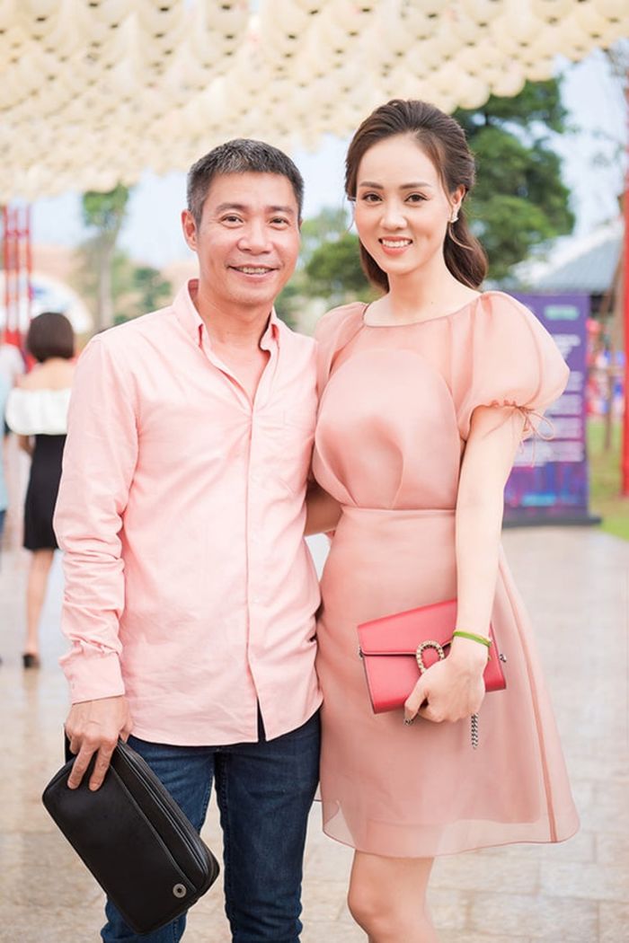 Đời thực của ông Tuấn - Hương Vị Tình Thân: Vợ mới và vợ cũ vẫn là bạn