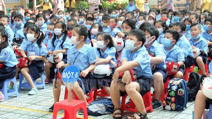 Giữa Covid-19: Lịch khai giảng năm học mới các tỉnh có gì thay đổi?