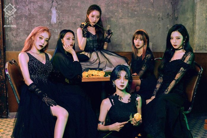 Gọi tên nhóm nhạc dị nhất Kpop: Có girl group quay cả cảnh nghĩa trang