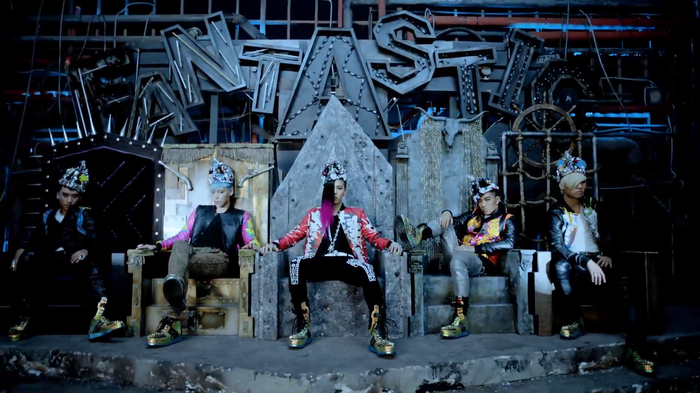 Gọi tên nhóm nhạc dị nhất Kpop: Có girl group quay cả cảnh nghĩa trang