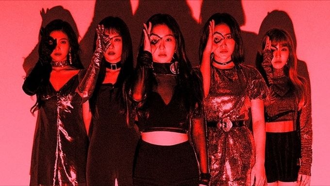 Gọi tên nhóm nhạc dị nhất Kpop: Có girl group quay cả cảnh nghĩa trang