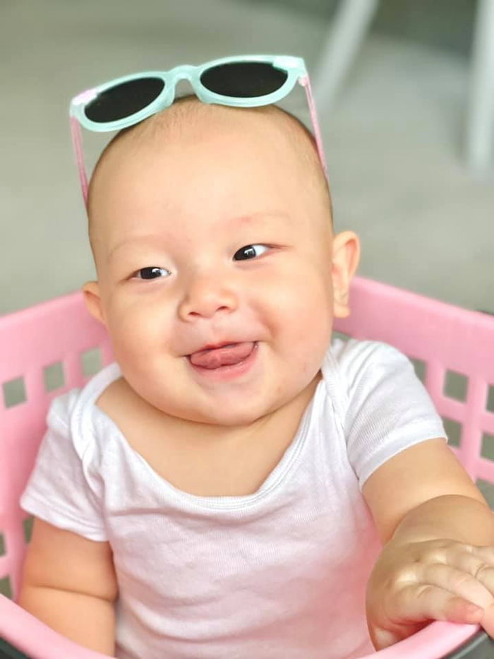 Lisa - Leon bám dính anh hai, cậu tư ú nu ú nần to ngang ngửa Subeo