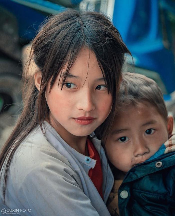 Hình ảnh bé gái Hà Giang mang nét đẹp thiên thần gây sốt CĐM