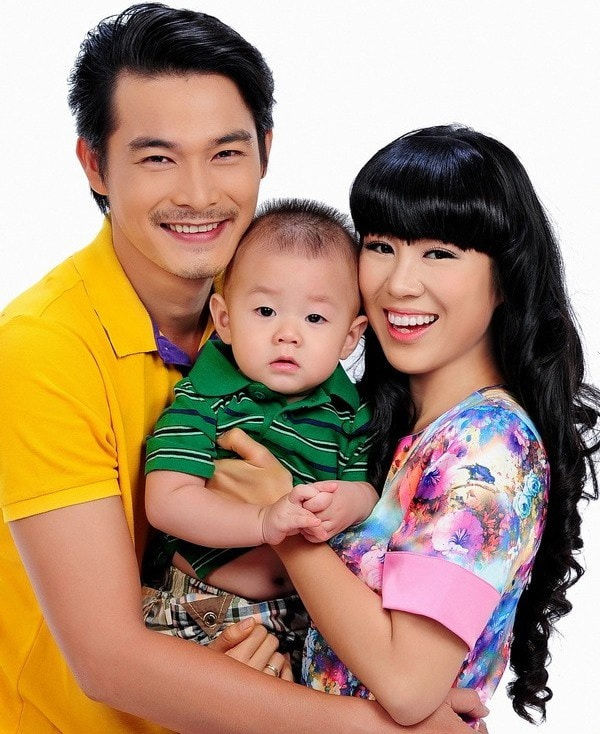 Hôn nhân tan vỡ, sao Việt đến với tình trẻ được yêu chiều