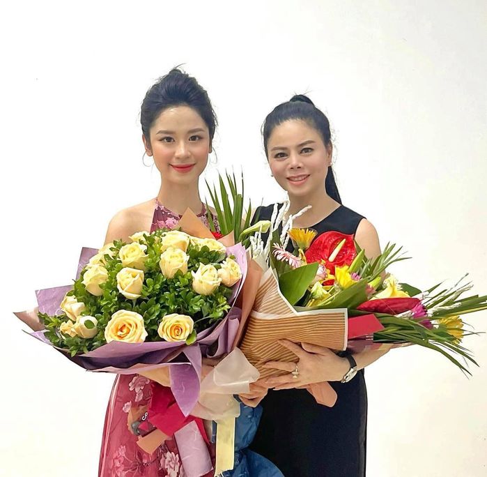 Hot girl Hàn Hằng sau hơn 1 năm biến mất giờ thế nào?