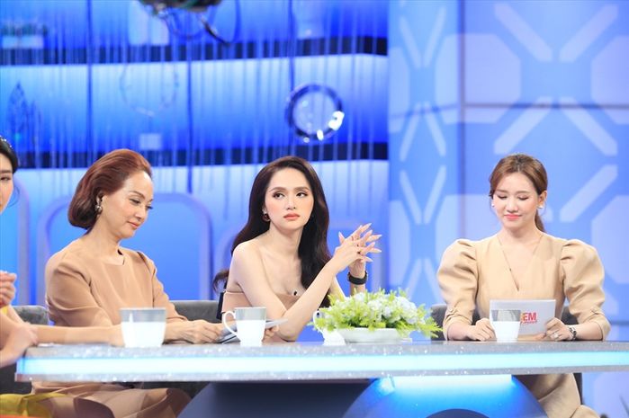 Câu nói xưa ứng nghiệm, Hương Giang được ví như thánh dự đời mình