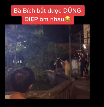 Hương Vị Tình Thân: Dũng - Diệp ôm nhau, hết đường chối trước bà Bích