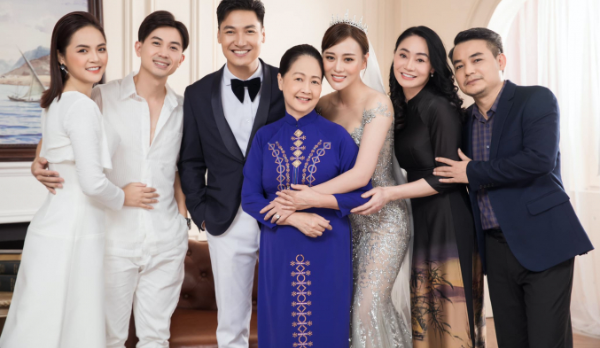 Hương vị tình thân: fan mừng đám cưới Nam - Long tiền tươi thóc thật