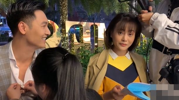 Hương Vị Tình Thân: Long có người nâng khăn sửa túi, Nam cau có rõ