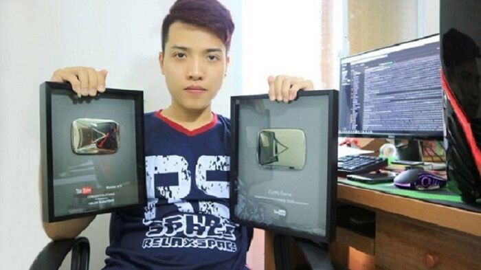 Người đầu tiên ở Việt Nam đạt nút kim cương YouTube