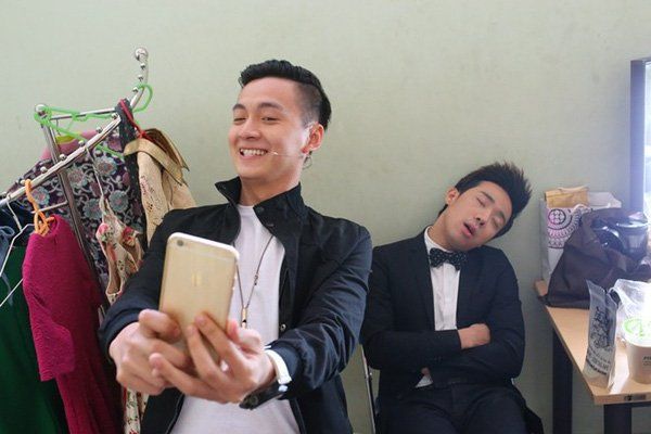 Khoảnh khắc sao Việt ngủ gật: Chị em đẹp bất chấp, các anh gây bất ngờ