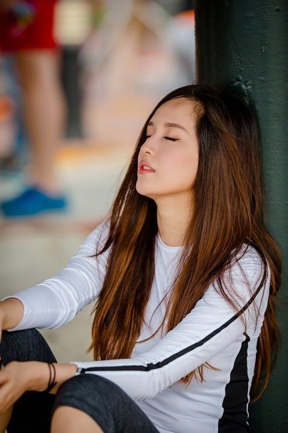 Khoảnh khắc sao Việt ngủ gật: Chị em đẹp bất chấp, các anh gây bất ngờ