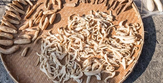 Không sợ hết rau mùa dịch: Mua 5 loại rau củ về phơi khô để ăn dần