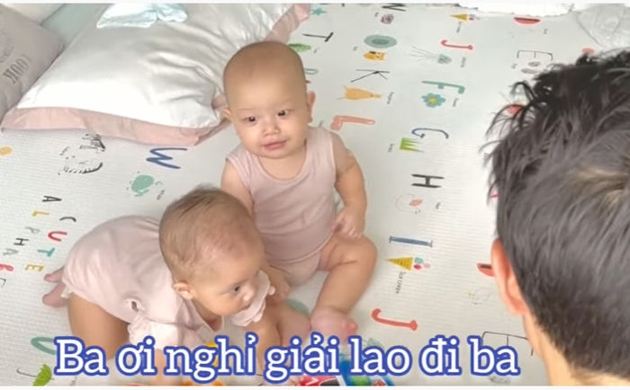 Kim Lý dạy học: Lisa tích cực nghe giảng, Leon cười từ đầu đến cuối
