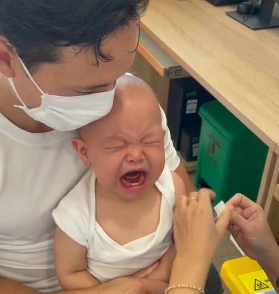 Lấy lại phong độ sau mũi tiêm, Leon: con chỉ khóc để làm mọi người vui