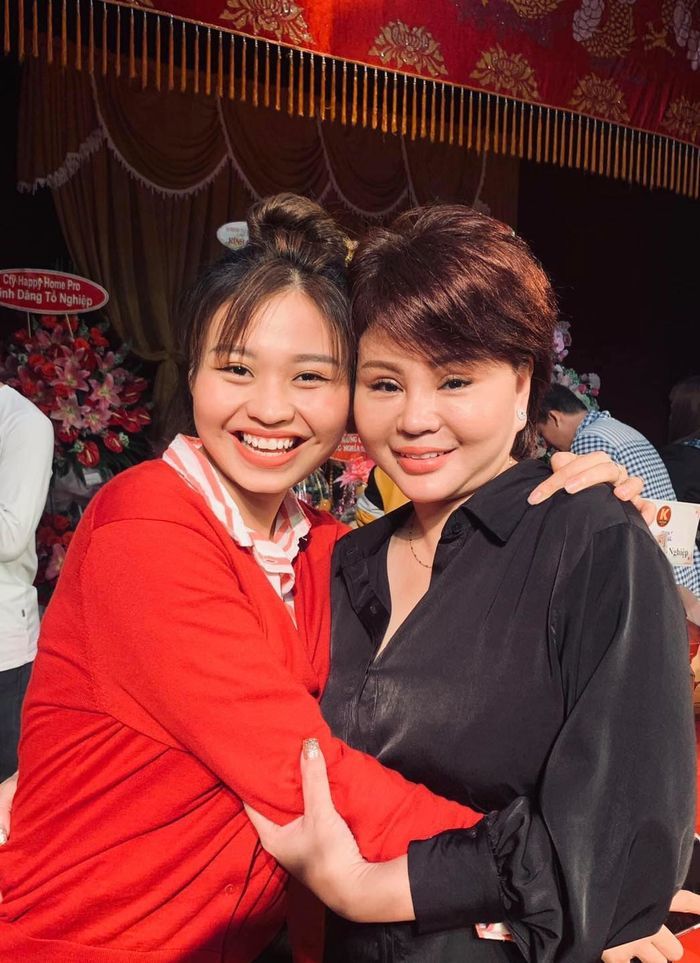 Lê Lộc đánh đàn cho Tuấn Dũng hát: Ngày càng tình bể bình rồi!