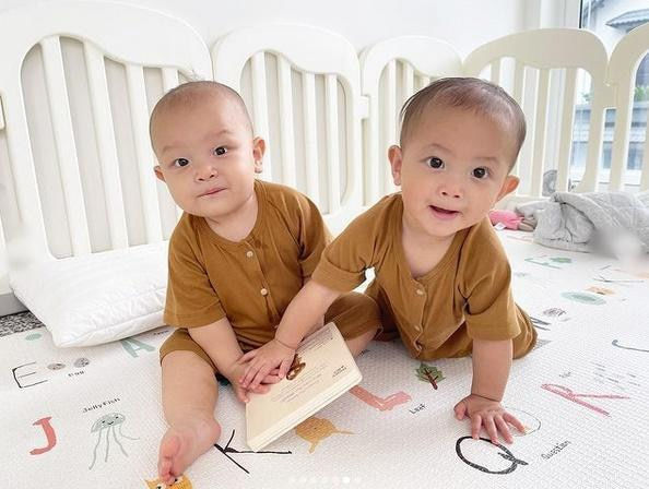 Leon chưa 1 tuổi đã học hành bài bản, nhận biết được con gà rồi nha