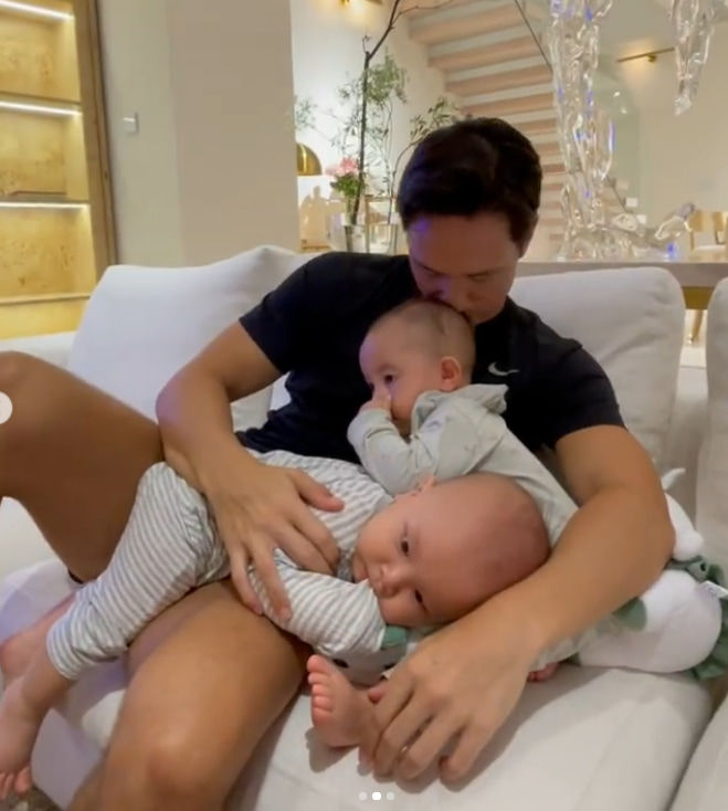 Leon và Lisa bám dính ba Kim Lý, mẹ Hà “khoẻ” rồi nha