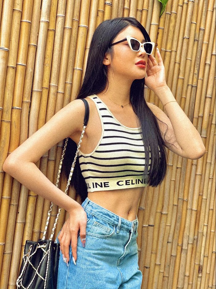 Lily Chen hướng dẫn cách tập luyện tại gia để có vòng 3 lên tới 102cm