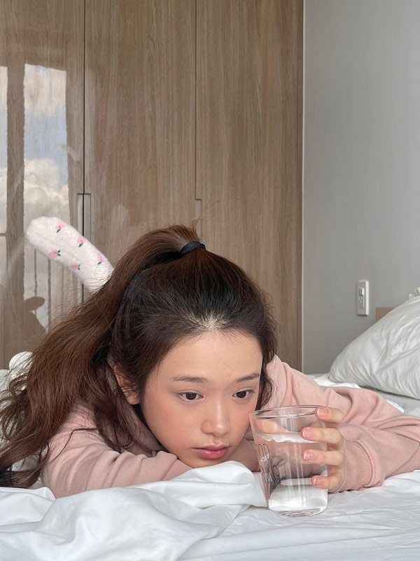 Linh Ka ở nhà đẹp ngất ngây: Mặc đồ bình dân vẫn đỉnh của chóp